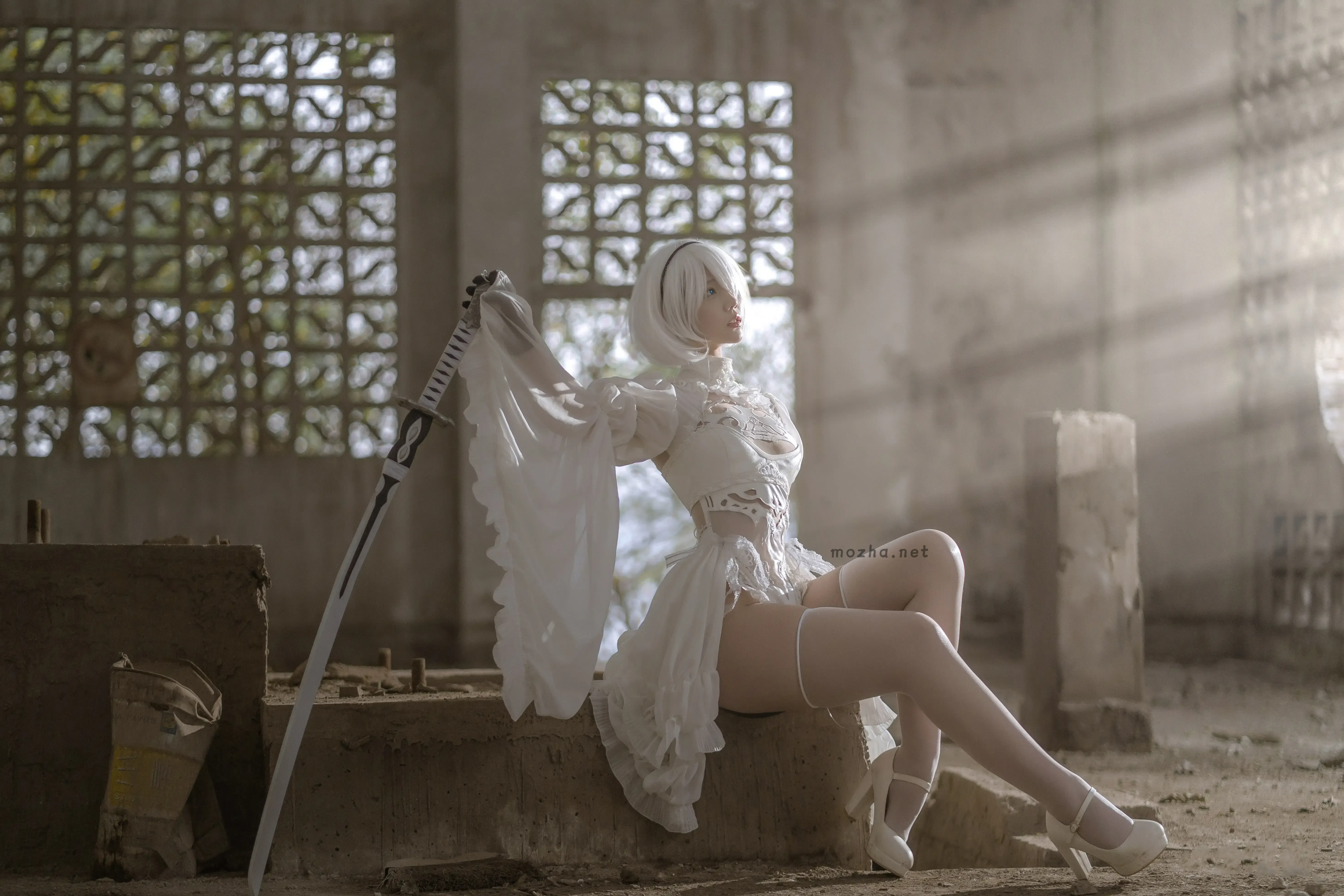 镜酱 – 2B白色婚纱【13P】